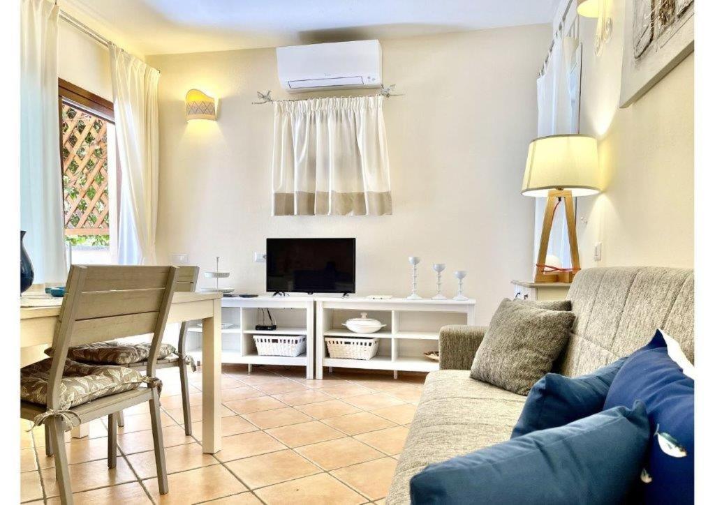 Le Residenze Sul Mare B6 Apartment Porto Ottiolu Exterior photo