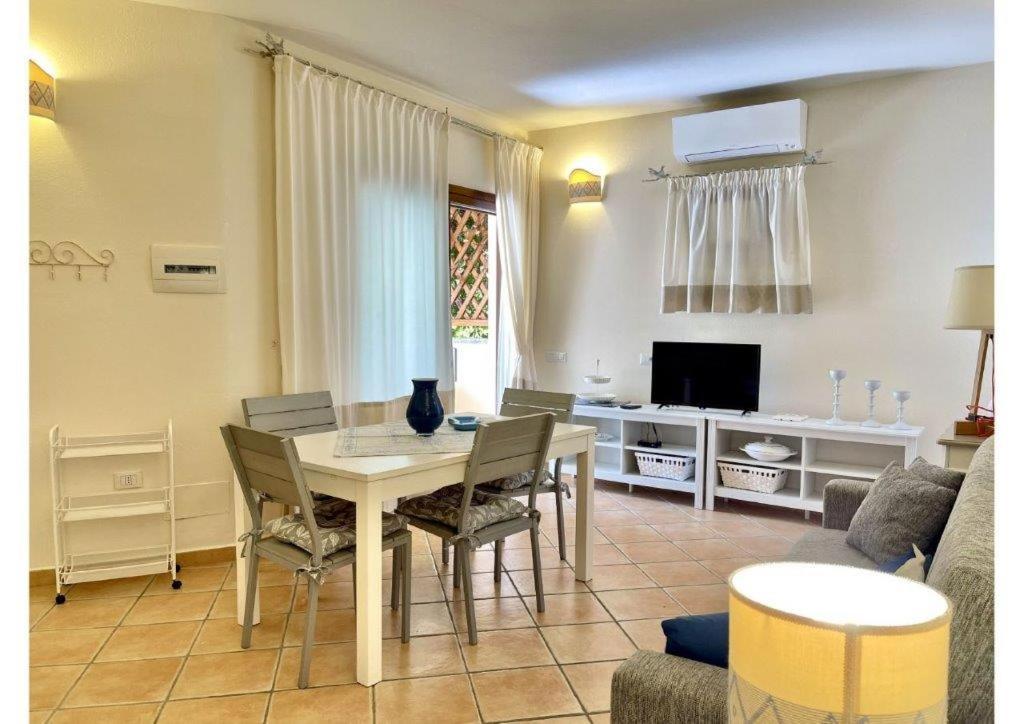 Le Residenze Sul Mare B6 Apartment Porto Ottiolu Exterior photo